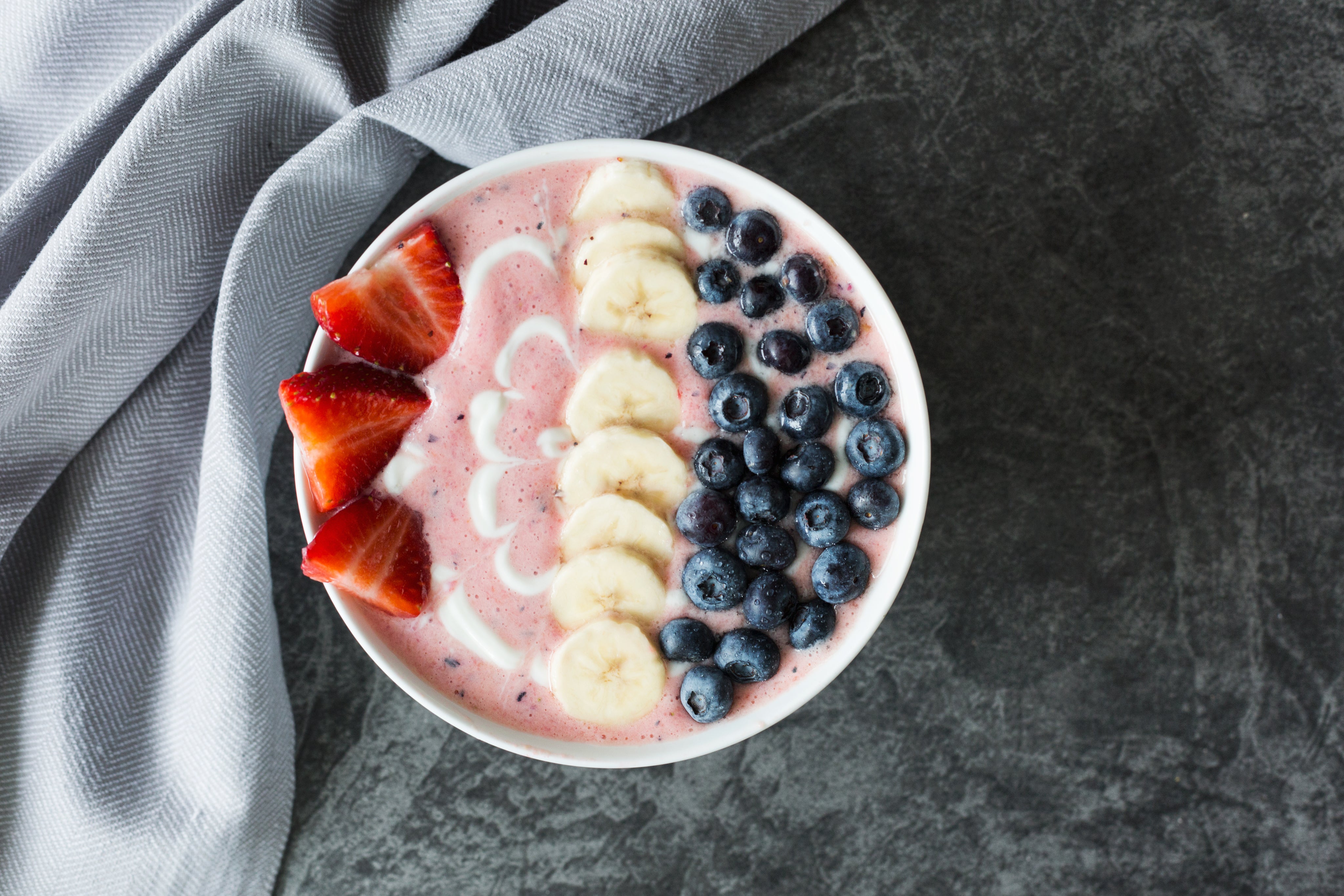 berries-bananas-smoothie-bowl.jpg